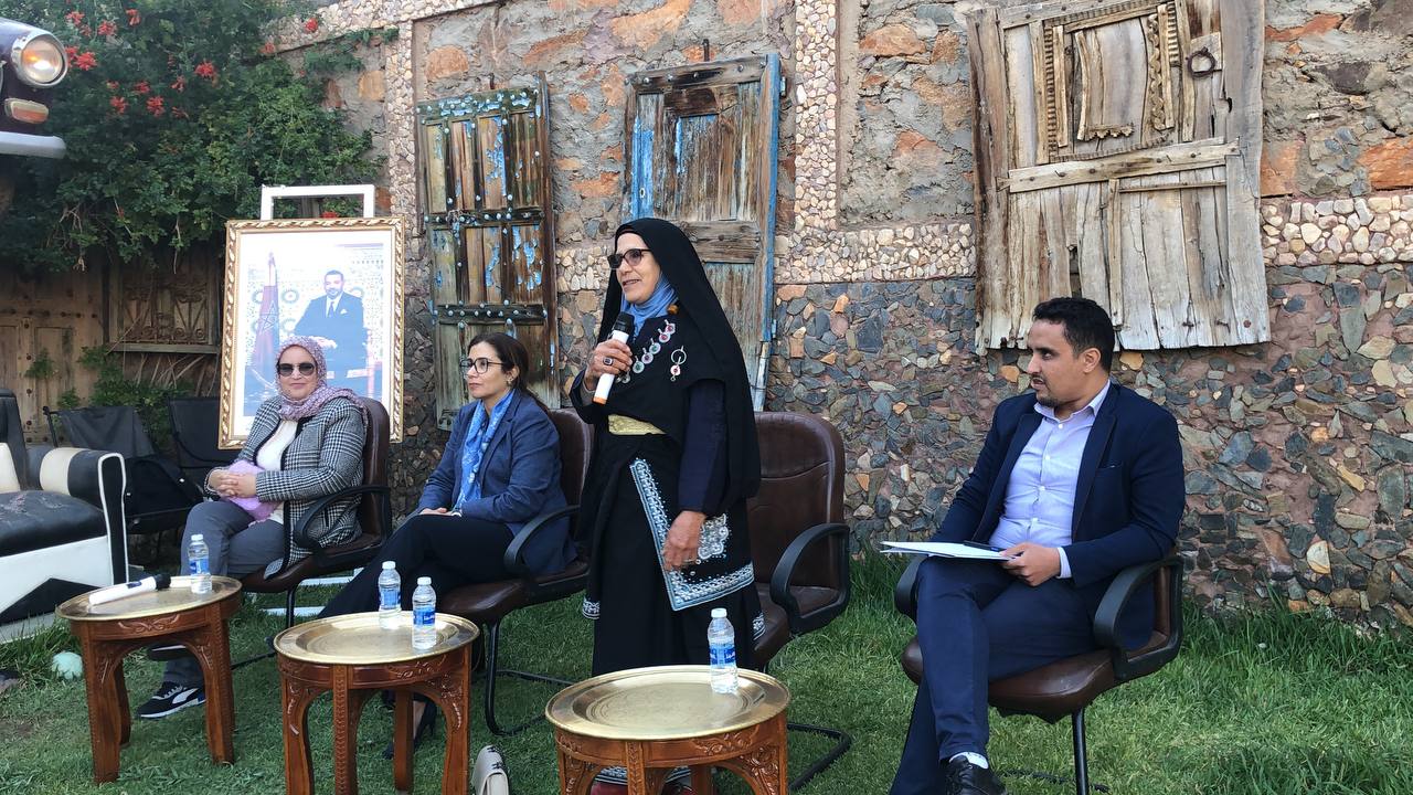 تافراوت : استعراض تجارب لقيادات نسائية بالاقليم في إطار برنامج تكويني و تأطيري لمواكبة و تنمية القدرات التدبيرية و التواصلية للنساء بالإقليم تافراوت : استعراض تجارب لقيادات نسائية بالاقليم في إطار برنامج تكويني و تأطيري لمواكبة و تنمية القدرات التدبيرية و التواصلية للنساء بالإقليم
