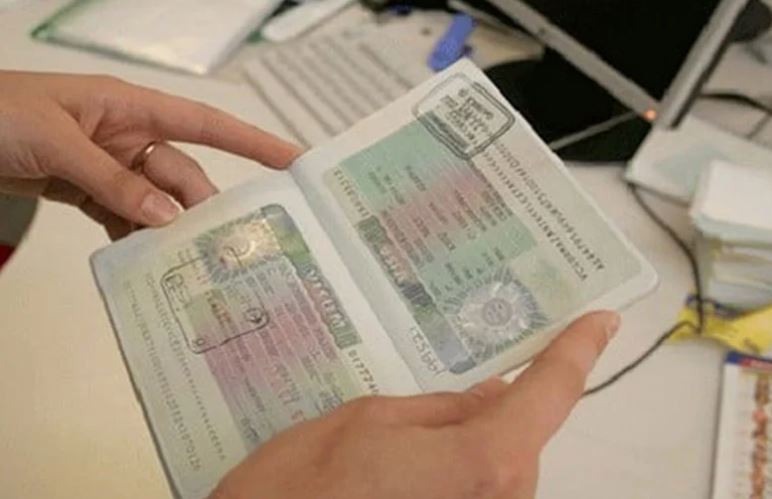 رفض ملفات “الفيزا” التي يتم حجز مواعيدها بواسطة السماسرة رفض ملفات “الفيزا” التي يتم حجز مواعيدها بواسطة السماسرة