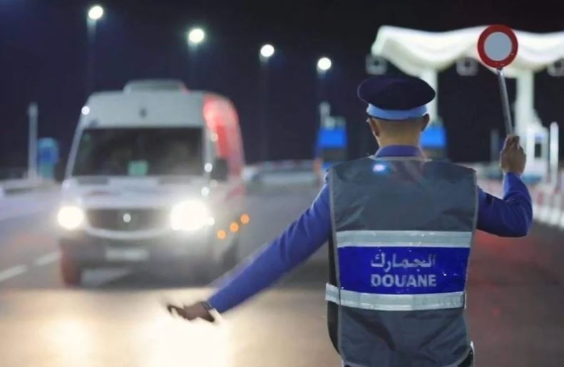 جمارك أكادير تحجز ما يقارب من 5 أطنان من أكياس البلاستيك المحظورة جمارك أكادير تحجز ما يقارب من 5 أطنان من أكياس البلاستيك المحظورة