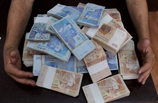 تيزنيت : بنكي في خدمة بارون لكراء الأموال تيزنيت : بنكي في خدمة بارون لكراء الأموال