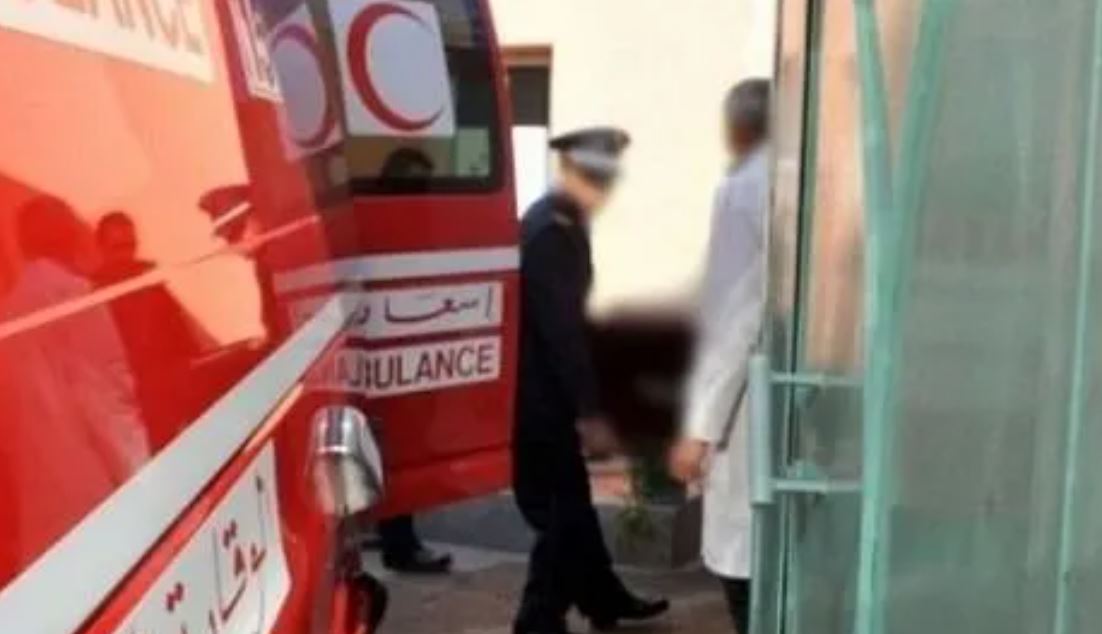 تيزنيت: نقل أستاذ في وضع حرج للمستعجلات بعد تعرضه لإعتداء من طرف تلميذ تيزنيت: نقل أستاذ في وضع حرج للمستعجلات بعد تعرضه لإعتداء من طرف تلميذ