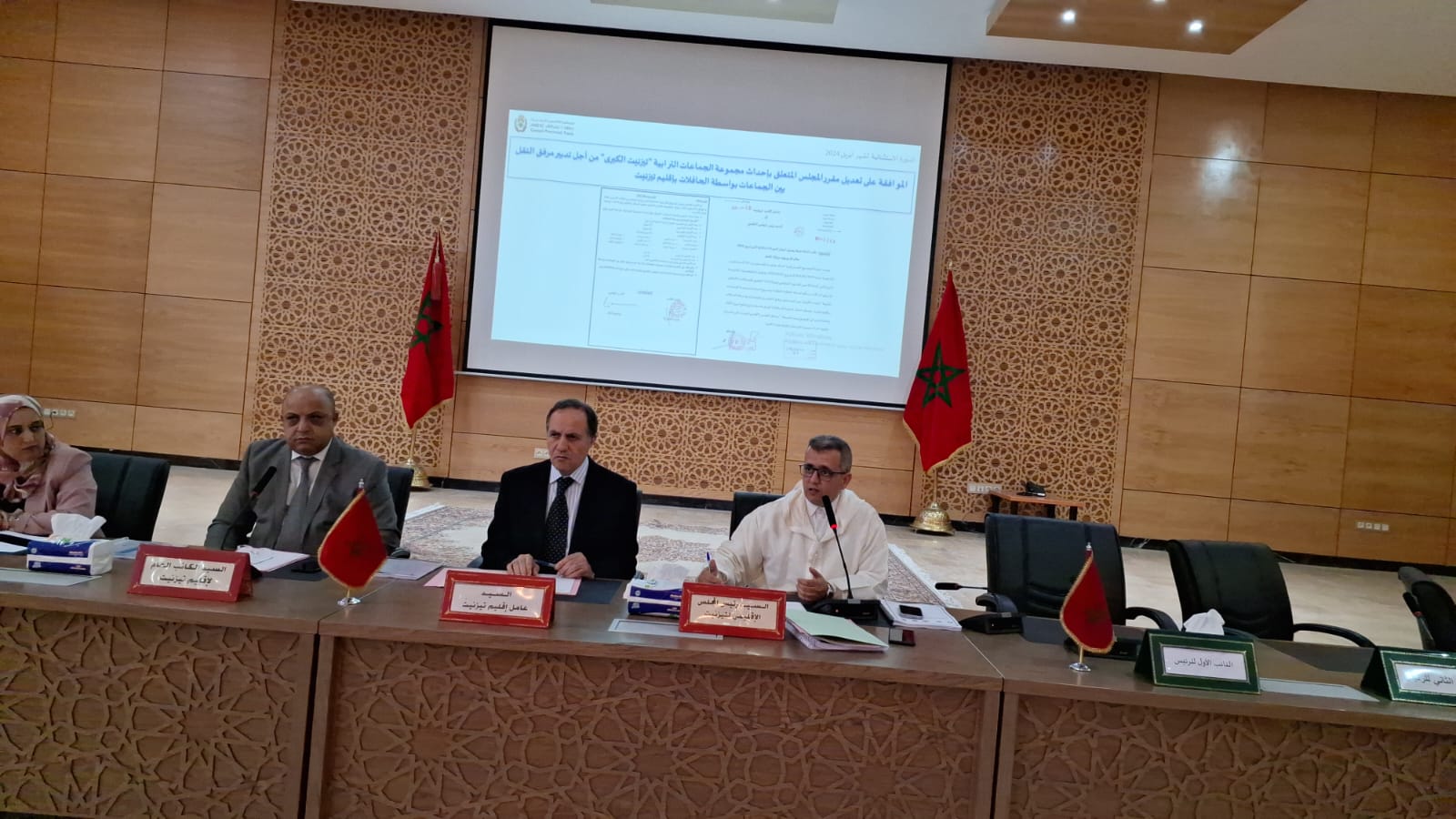 تيزنيت : ” طوبيسات Lux “ستتوقف في شهر شتنبر المقبل..و المجلس الاقليمي يُسارع الزمن لتعويضها بشركة جديدة ( فيديو ) تيزنيت : ” طوبيسات Lux “ستتوقف في شهر شتنبر المقبل..و المجلس الاقليمي يُسارع الزمن لتعويضها بشركة جديدة ( فيديو )