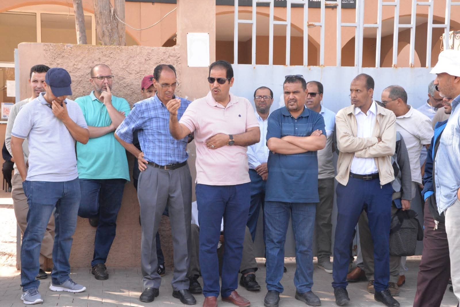 تيزنيت: برمجة تكوينات الرّيادة بعد توقيع محاضر الخروج تدفع أساتذة الإعدادي إلى المقاطعة و الاحتجاج تيزنيت: برمجة تكوينات الرّيادة بعد توقيع محاضر الخروج تدفع أساتذة الإعدادي إلى المقاطعة و الاحتجاج
