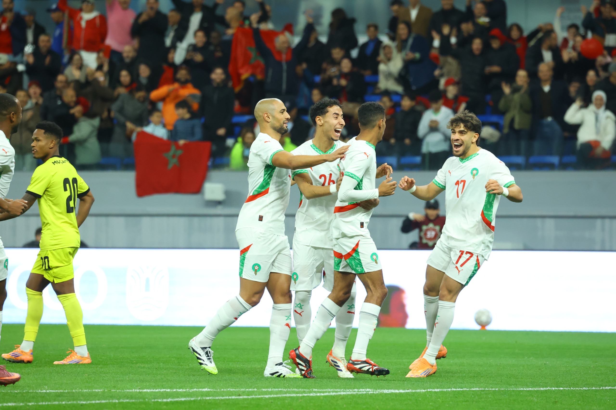 المنتخب المغربي يفوز ودياً على الموزمبيق في افتتاح ملعب طنجة الكبير