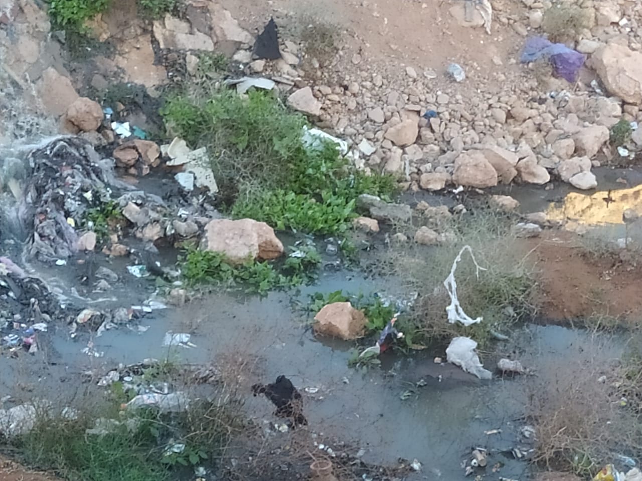 تيزنيت: مياه الصرف الصحي تُغرق محيط مسجد “سر على بركة الله” لليوم الثالث ( فيديو )