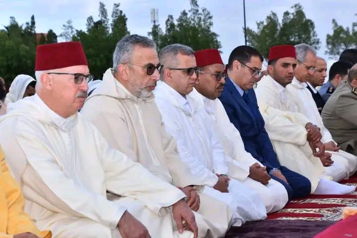 قراءة في صورة..المخزن لايلعب النرد!
