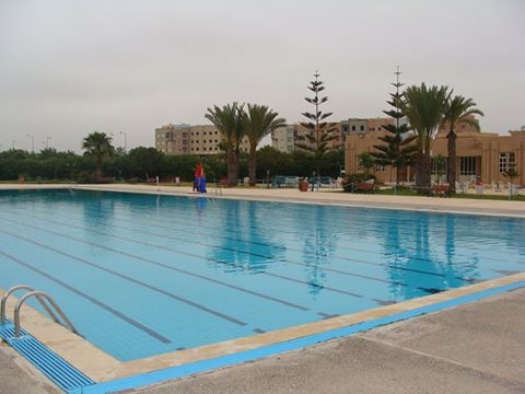تيزنيت: استمرار إغلاق المسبح الجماعي يثير تساؤلات حول مستقبله التدبيري..هل ستفوته الجماعة لـ”سونارجيس” أم لشركة رياضية جهوية ؟؟