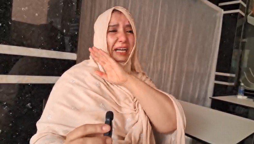 فيديو صادم من تيزنيت.. أم الطفل “هشام” تبكي بحرقة: طردونا، هددونا واستغلوا هشاشتنا داخل جمعية تحدي الإعاقة!